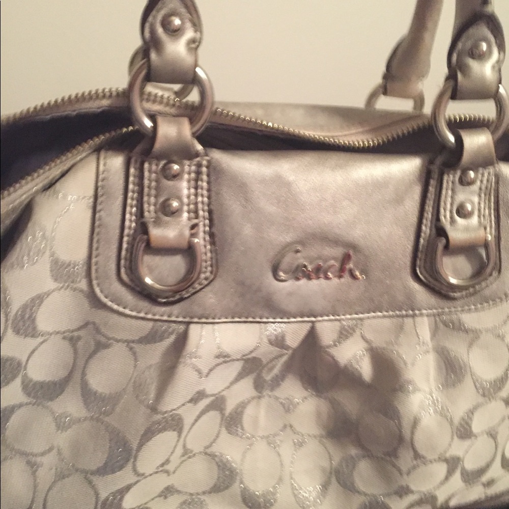 Purses - Picture 4 of 5